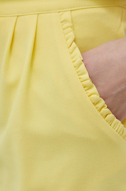 JDY szorty żółty 15200311.YellowCrea