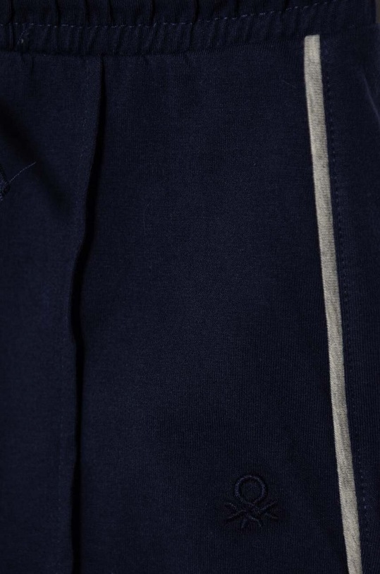 Dievča Detské bavlnené šortky United Colors of Benetton 3BL0C901E.G.NOS.PPYH tmavomodrá