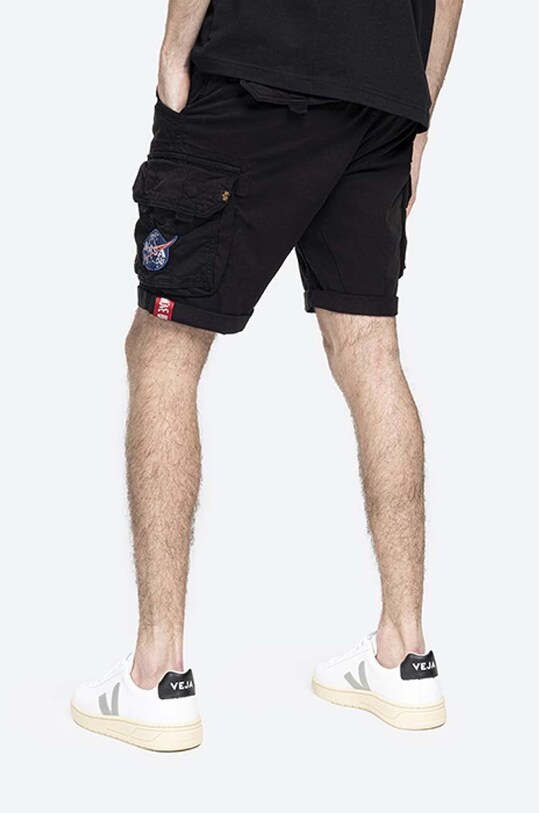 Odzież Alpha Industries szorty x NASA 126207.03 czarny