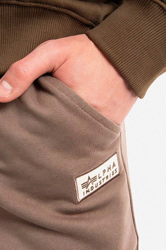 Bavlnené šortky Alpha Industries 106365.628 hnedá