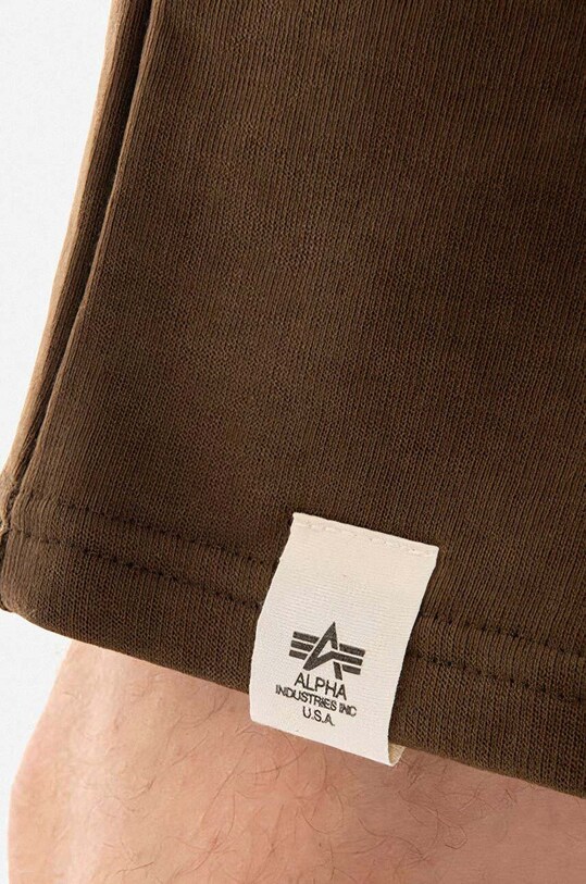 Бавовняні шорти Alpha Industries коричневий 106365.629