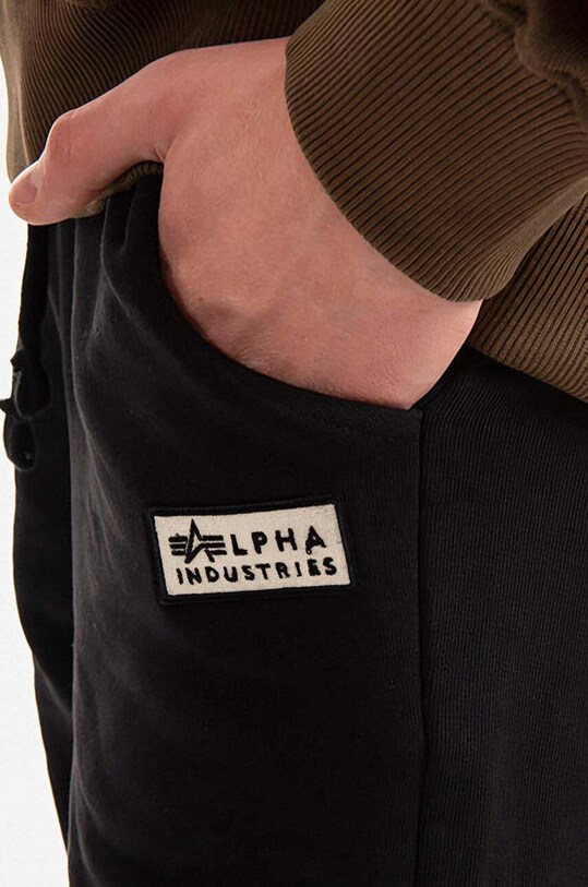 Pamučne kratke hlače Alpha Industries crna 106365.649