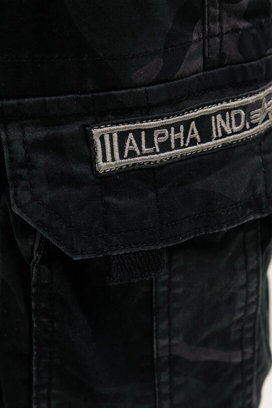 Бавовняні шорти Alpha Industries Crew Short Camo 196201 125 чорний 196201.125