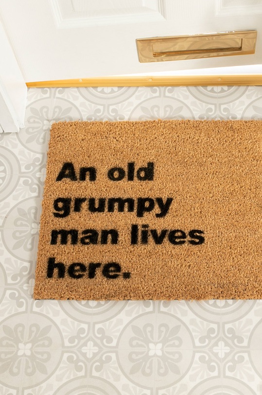 Artsy Doormats pres Quirky Collection TYPO.GRUMPYMAN bej AA00