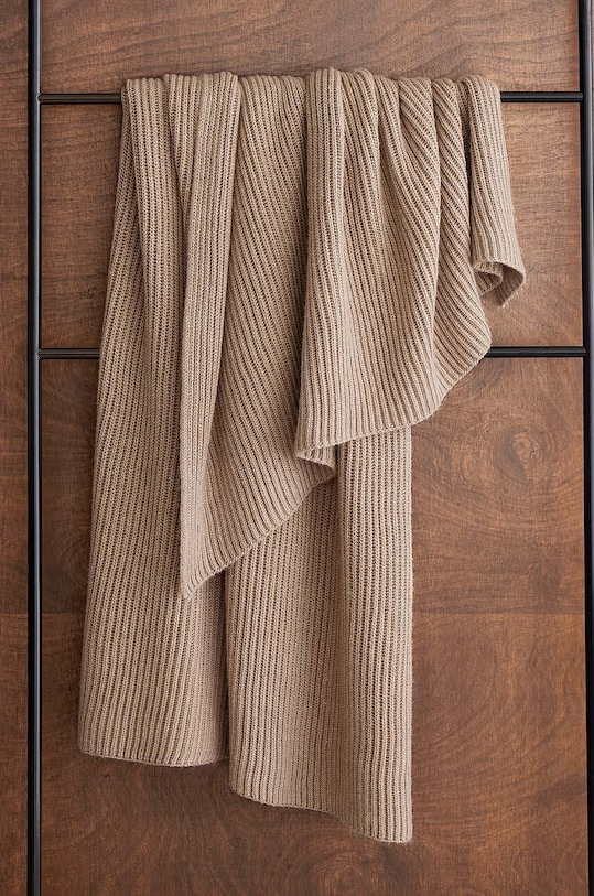 BOSS narzuta z domieszką wełny Zealand 971254 beżowy AA00