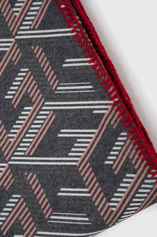 Salon i sypialnia Guess koc 150 x 200 cm XBGCBE.P3201 szary