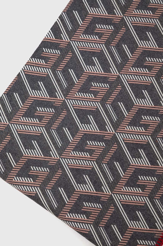 Guess koc 150 x 200 cm szary XBGCBE.P3201