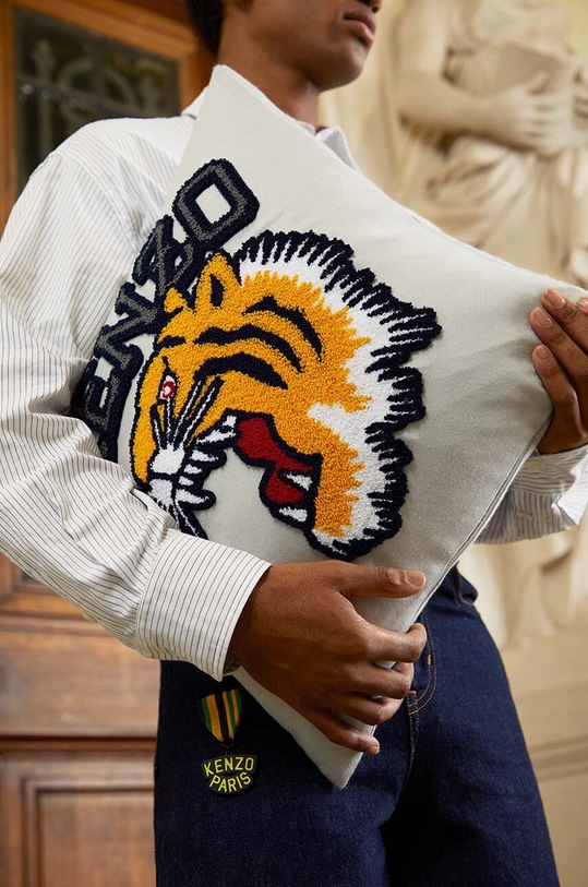 Kenzo poszewka dekoracyjna na poduszkę KVARSITY 45 x 45 cm multicolor 1028855
