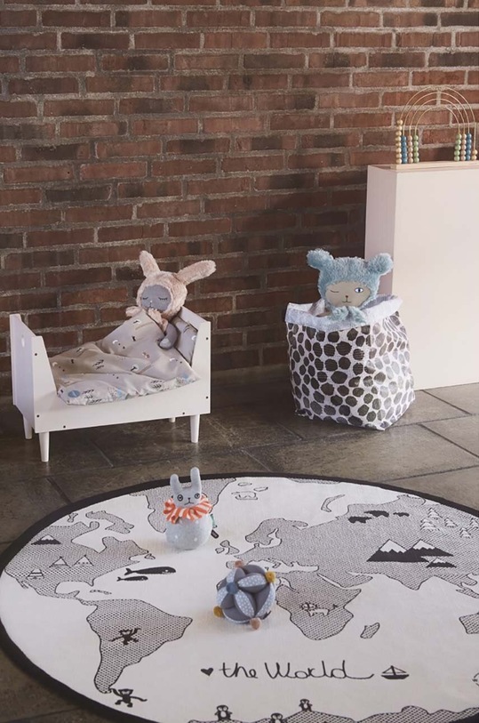 Koberec OYOY The World Rug 1100502 šedá AA00