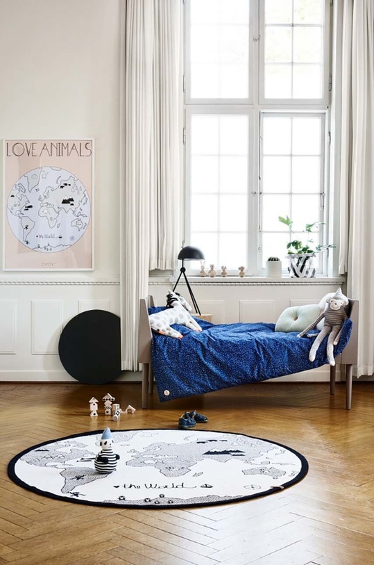 Koberec OYOY The World Rug šedá 1100502
