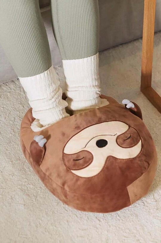Лайфстайл Грелка для ног Balvi Sloth 27655 коричневый