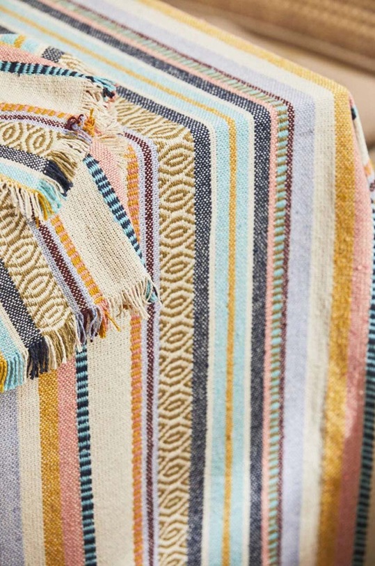 Calma House față de masă din bumbac Vedra 160 x 160 cm VEDRA.160.MUL multicolor