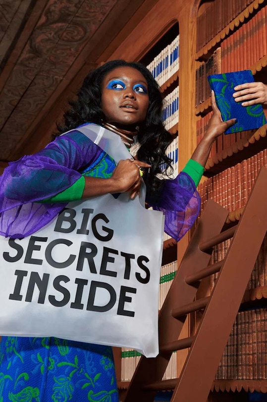 Τσάντα LOQI Snask Q.TR.SN.SE διαφανή AA00