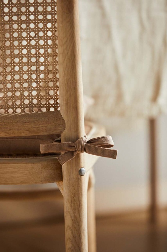 Calma House poduszka na krzesło Gavema 40 x 40 x 4 cm beżowy GAVEMA.40G.PIE