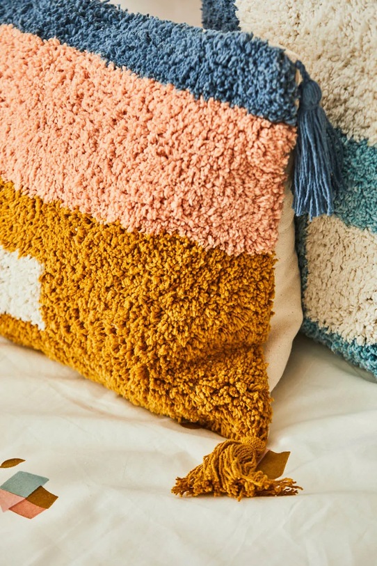 Dekoratívna obliečka na vankúš Calma House Casa 30 x 60 cm viacfarebná CASA.30.MUL