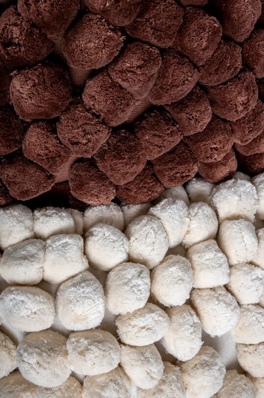 Декоративна подушка Byon Pom Pom бордо 5284501904