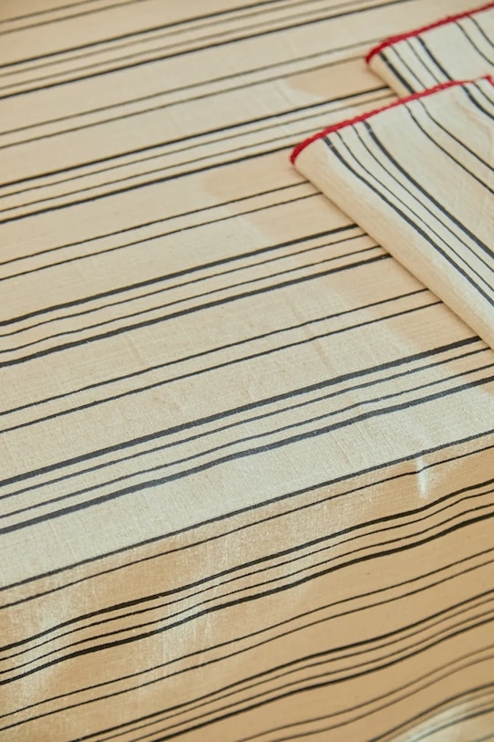 Obrus Calma House Leucate béžová LEUCATE.200.AZU