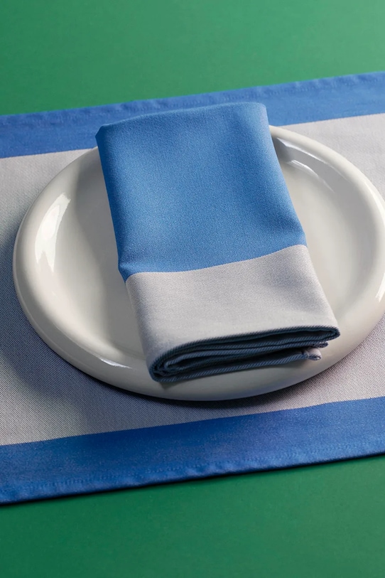 HAY podkładka pod talerz Ram 43 x 31 cm AE046.A656 niebieski AA00