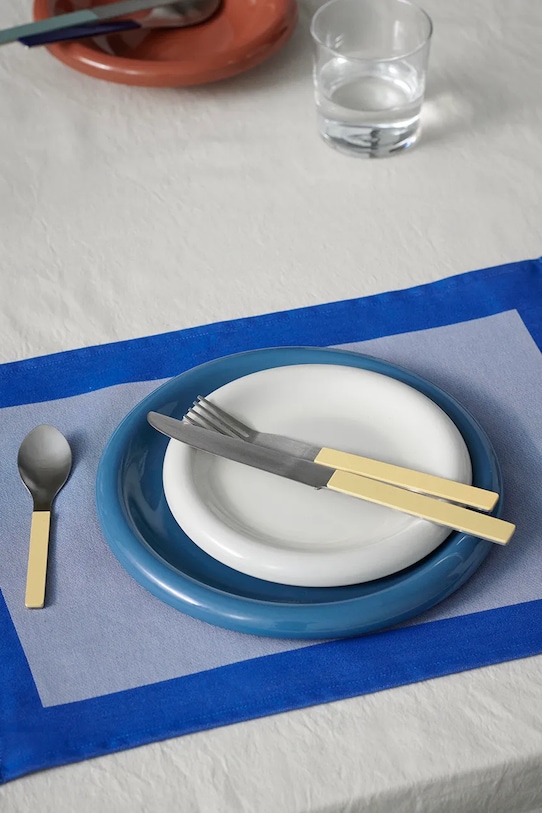 HAY podkładka pod talerz Ram 43 x 31 cm niebieski AE046.A656