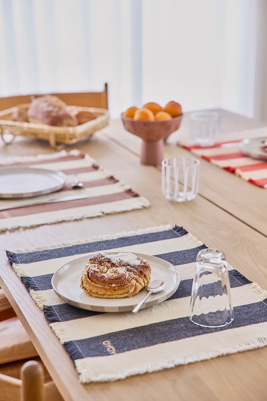 Kuchnia i bar OYOY podkładka pod talerz bawełniana Toppu 48 x 36 cm 2-pack L401965 czarny