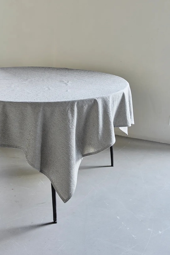 Kuchyň a bar Bavlněný ubrus House Doctor HDBlock 150 x 150 cm 900001435 vícebarevná