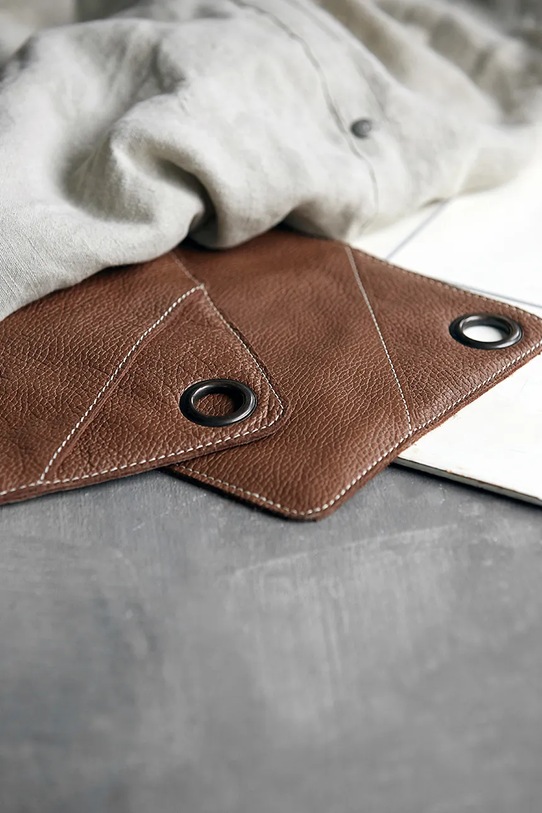 Kuchyňa a bar House Doctor kuchynská rukavica z prírodnej kože 20,5 x 20,5 cm 205230141 hnedá