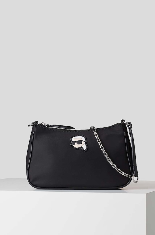 Karl Lagerfeld poseta 231W3073