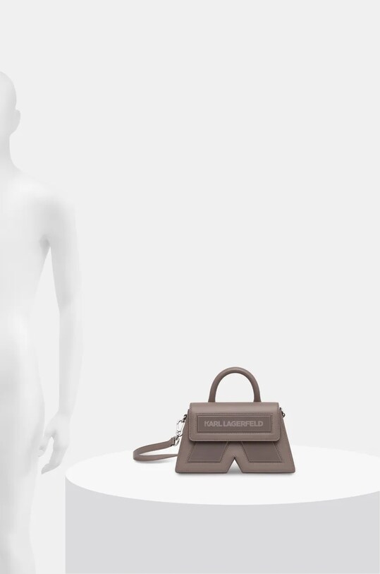 Karl Lagerfeld poseta 240W3190