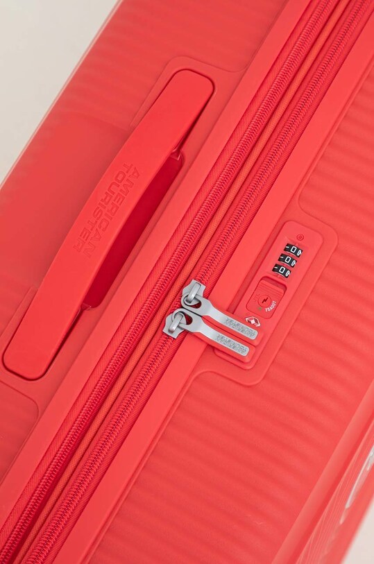 American Tourister walizka 67x46x25 cm czerwony 88473.1226