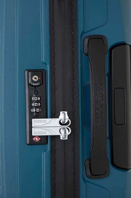 Чемодан American Tourister 55x40x20 см голубой 128186.6613