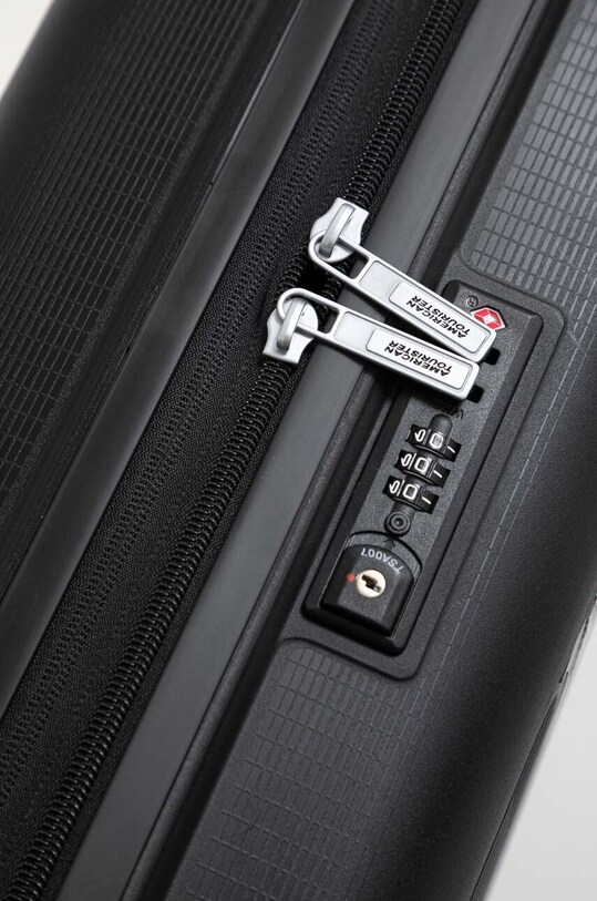 American Tourister walizka 55x40x20 cm czarny 146819.1041
