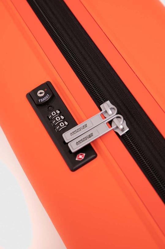 Kofer American Tourister narančasta 146819.2525