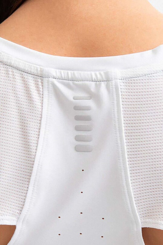 Under Armour tricou IsoChill 200 Laser Tee alb 1369764