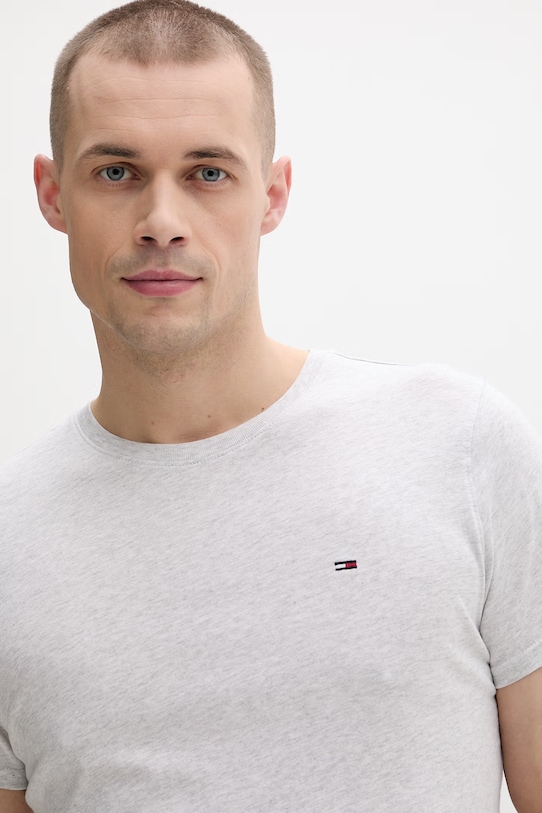 Tommy Jeans tričko pánske bavlnené sivá DM0DM04411