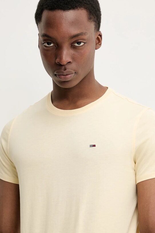 Bavlněné tričko Tommy Jeans žlutá DM0DM04411