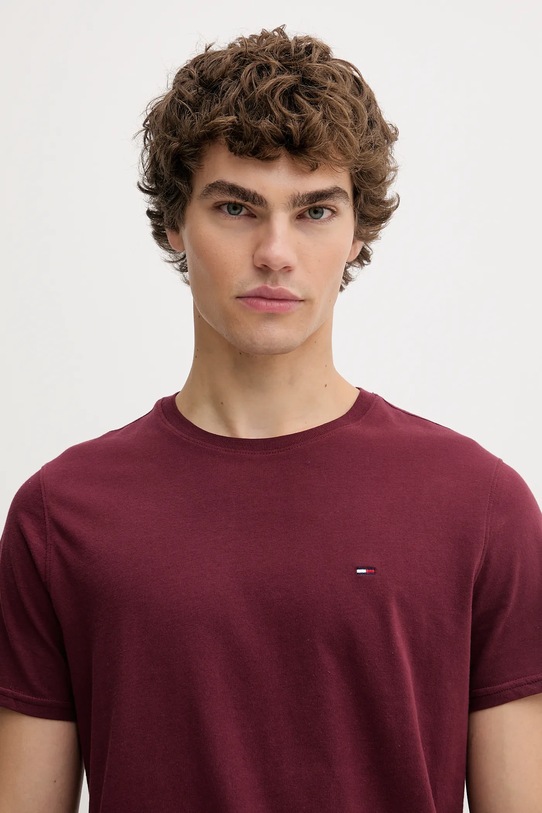 Βαμβακερό μπλουζάκι Tommy Jeans μπορντό DM0DM04411