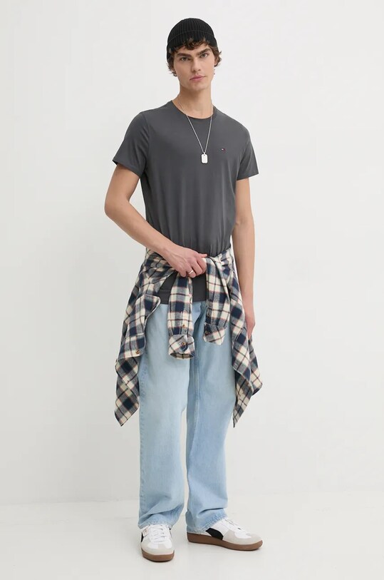 Хлопковая футболка Tommy Jeans DM0DM04411 серый AA00