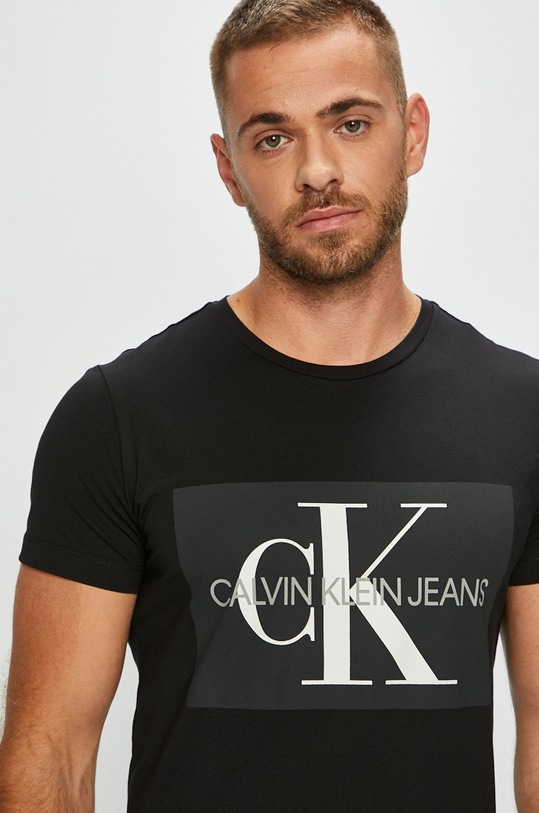 Tričko Calvin Klein Jeans černá J30J307842