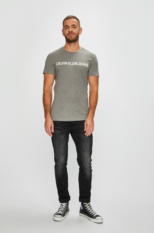 Calvin Klein Jeans - Pánske tričko J30J307855 sivá AA00