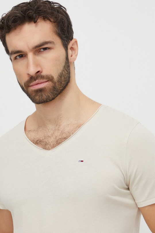 Tričko Tommy Jeans V výstrih béžová DM0DM09587