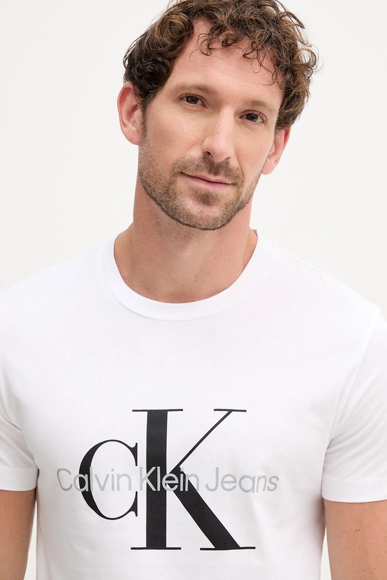 Ρούχα Βαμβακερό μπλουζάκι Calvin Klein Jeans J30J320935 λευκό