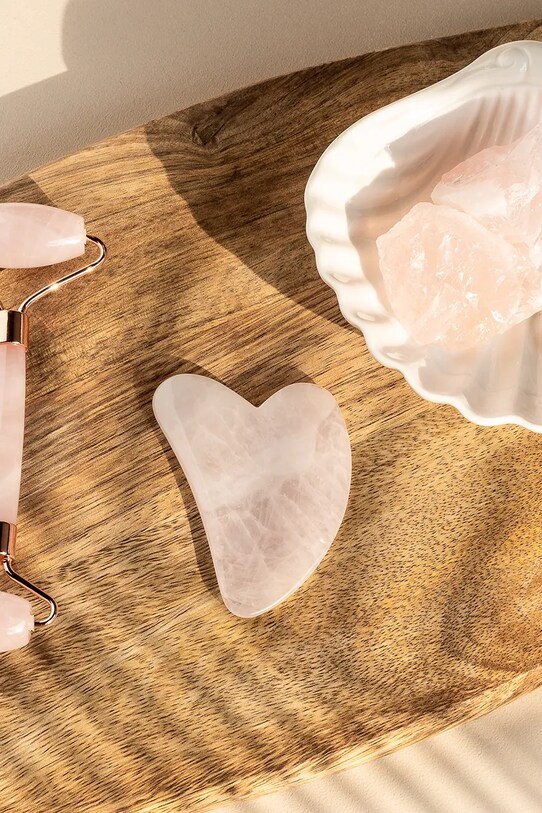 Pločica za masažu lica Zoë Ayla Rose Quartz Gua Sha roza N.GS.RQ.1