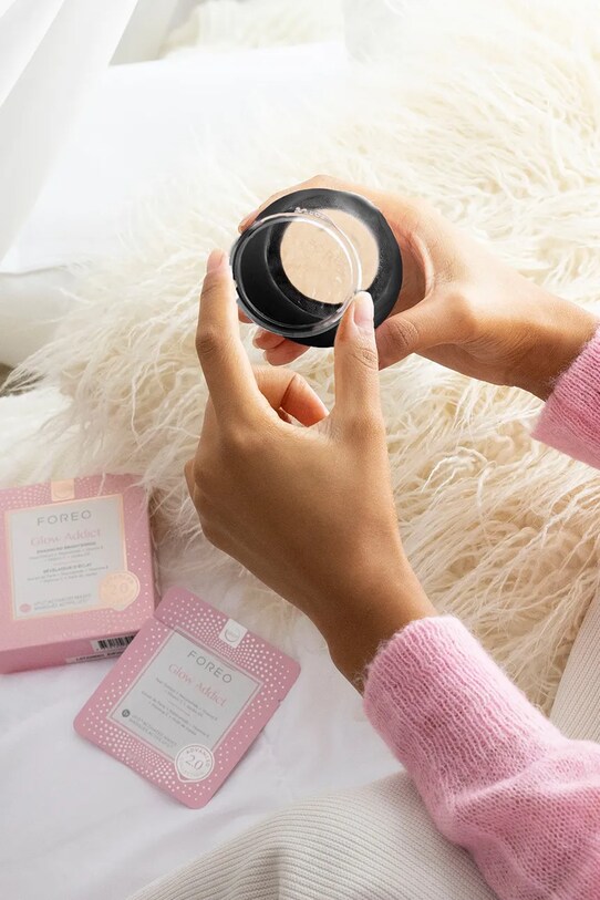 FOREO dispozitiv pentru aplicarea măștilor și terapie cu lumină UFO 3 F1542 negru