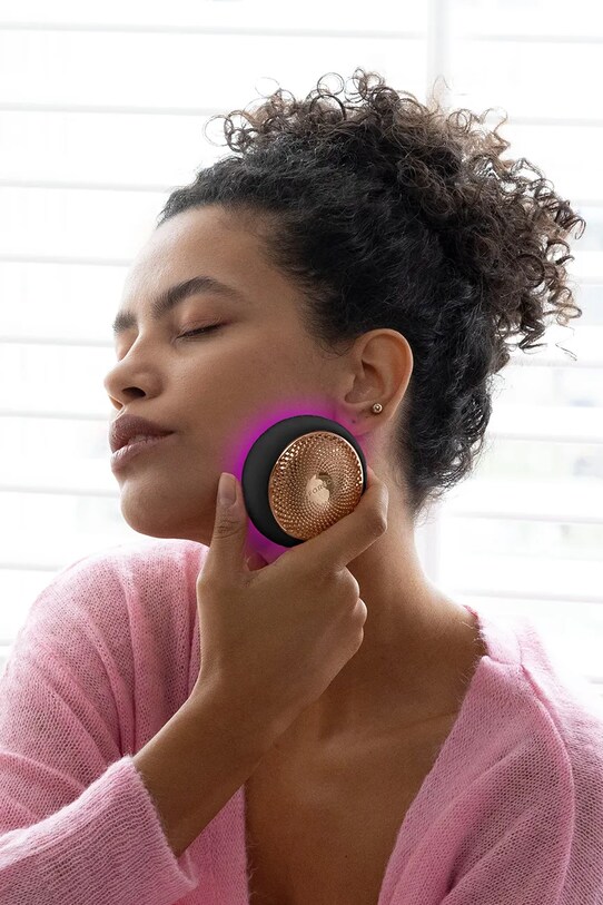 FOREO dispozitiv pentru aplicarea măștilor și terapie cu lumină UFO 3 F1542