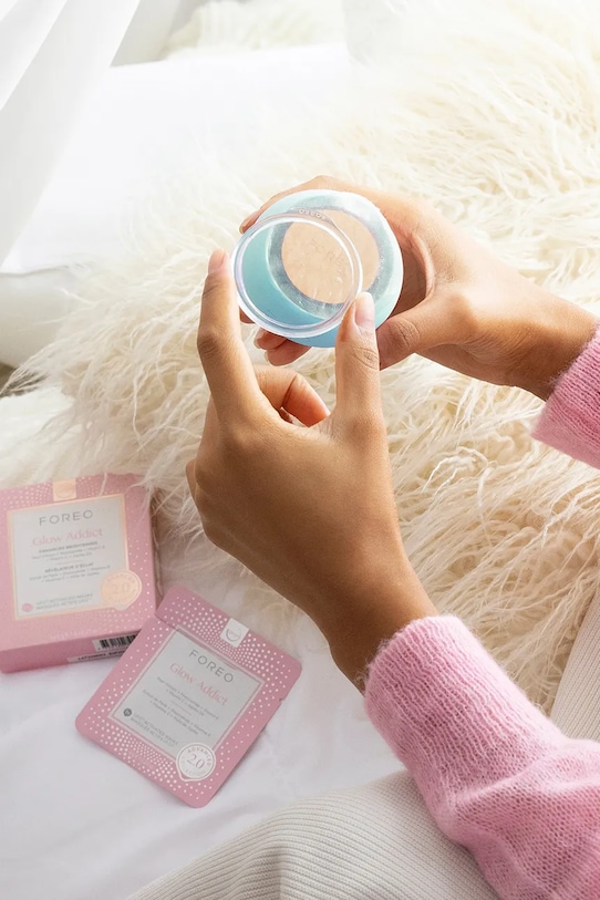 FOREO dispozitiv pentru aplicarea măștilor și terapie cu lumină UFO 3 Arctic Blue F1535 turcoaz