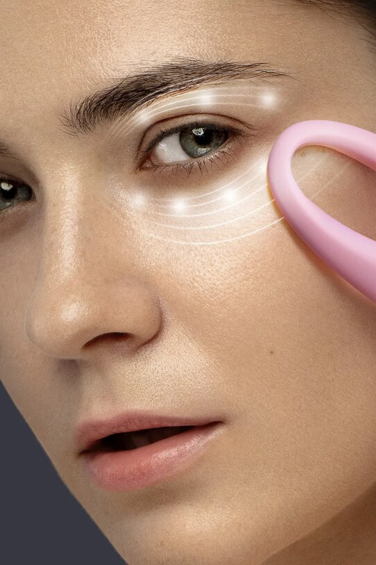 Відновлюючий масажер для зони навколо очей FOREO IRIS 2 Eye Massager Pearl Pink F0644 рожевий