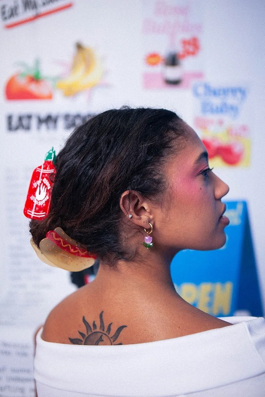 Domači SPA Sponka za lase Eat My Socks Sriracha EMSACCHCSI rdeča