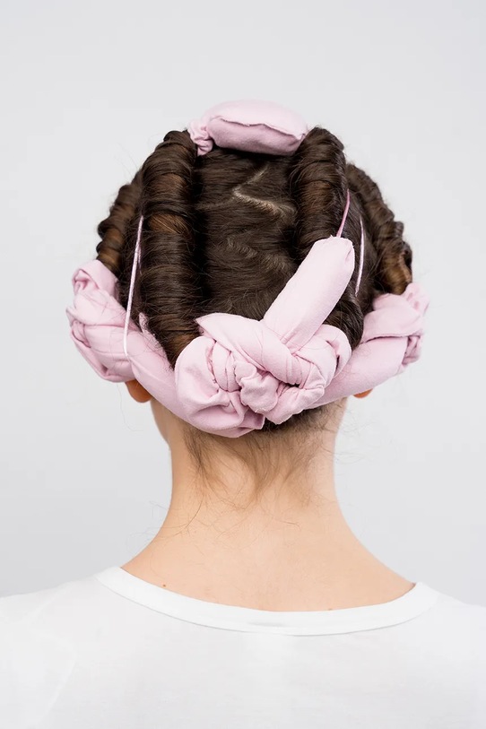 Glov váleček na vlasy z textilního materiálu 12,5 x 24,5 x 5,5 cm 5907440747265