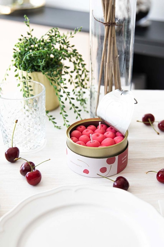 Ароматизированная свеча CandleCan Fruity Cherry can.cherry красный