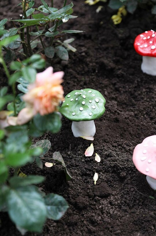 Home SPA Ozdobná sviečka &k amsterdam Mushroom Dots 1093.03 zelená